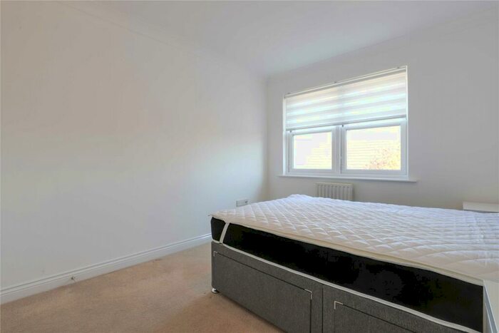 2 Bedroom Apartment To Rent In Blenheim Court, London Street, Reading, Berkshire, RG1