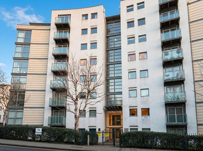 3 Bedroom Apartment To Rent In Three Bedroom Apartment At The Pinnacle, Bournemouth Town Centre, BH1