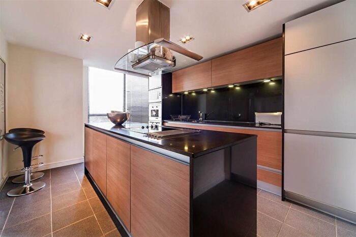 2 Bedroom Property To Rent In City Island Way, London, E14