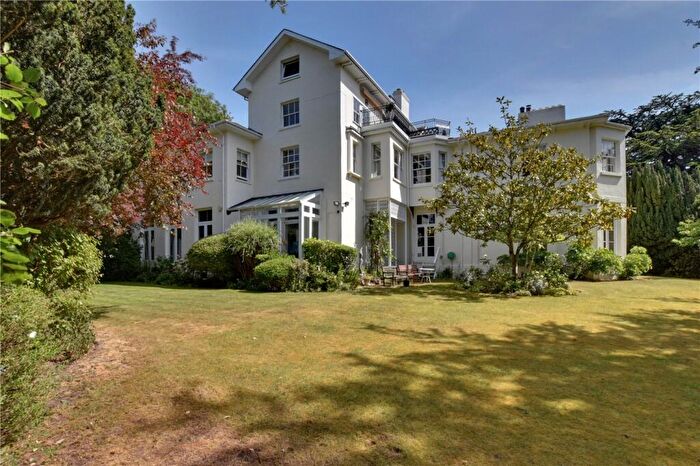3 Bedroom Apartment For Sale In Meadowbank, Blackheath, London, SE3