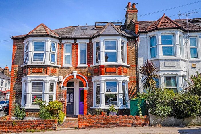 3 Bedroom Property For Sale In Bexhill Road, Brockley, London, SE4