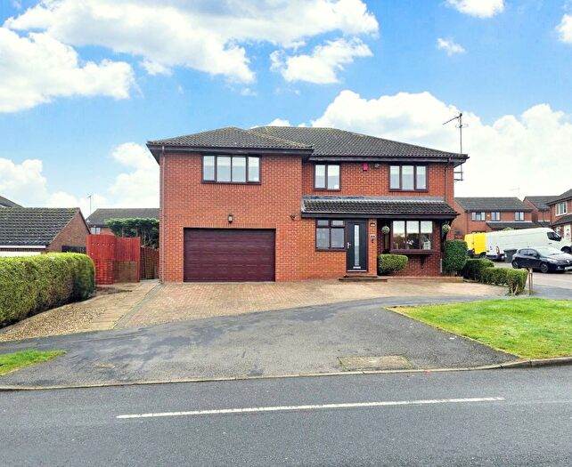 5 Bedroom Detached House For Sale In Christchurch Drive, Stefen Hill, NN11