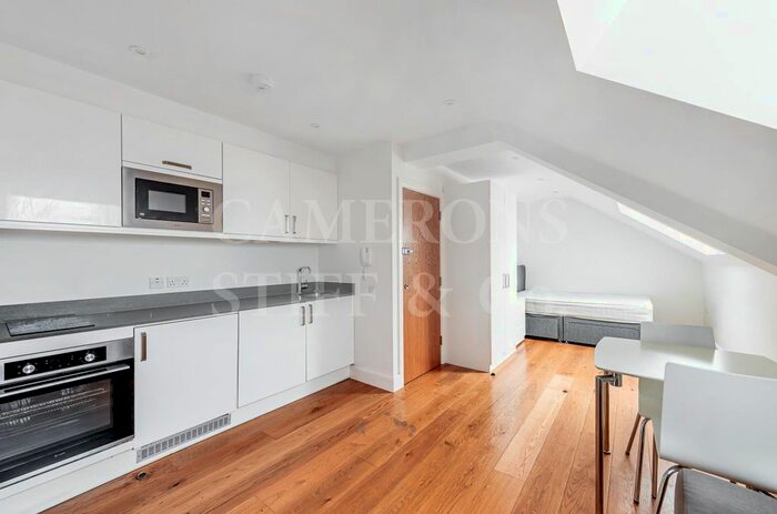 Studio To Rent In Kilburn High Road, London, NW6
