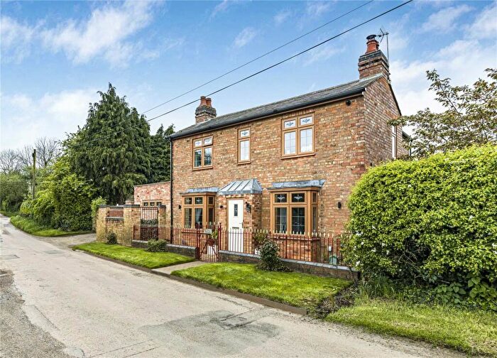 3 Bedroom Detached House For Sale In West Farndon, South Northamptonshire, NN11