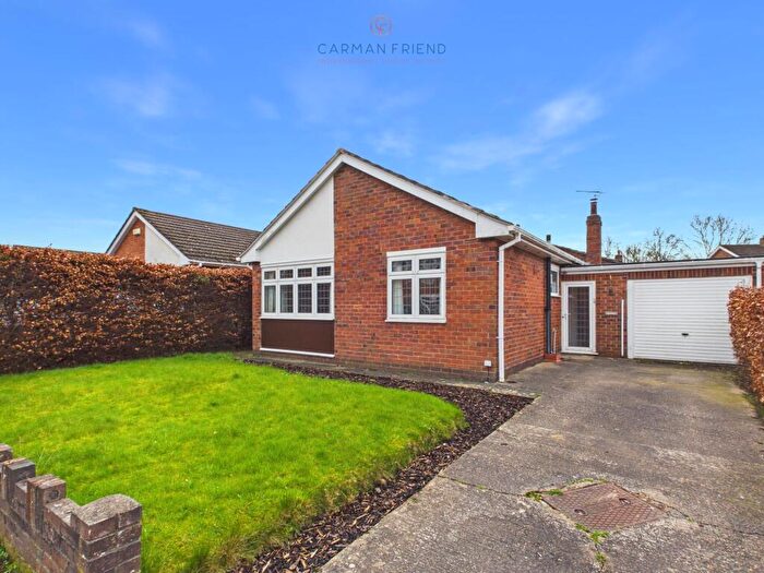 3 Bedroom Semi-Detached Bungalow For Sale In Rushton Drive, Upton, CH2