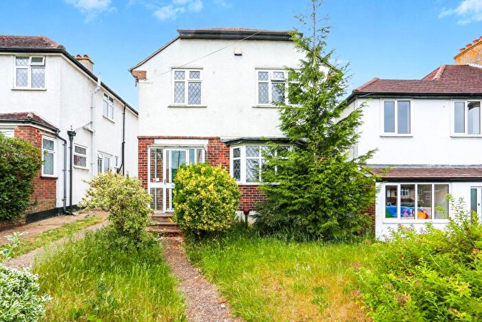 3 Bedroom Detached House For Sale In Winkworth Road, Banstead, SM7