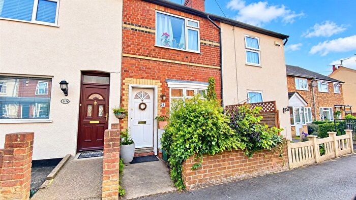 3 Bedroom Terraced House For Sale In Downing Road, Tilehurst, Reading, Berkshire, RG31