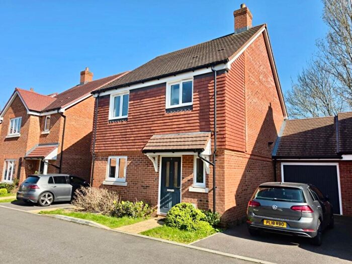 3 Bedroom Detached House To Rent In Great Stones Way, Ash, GU12