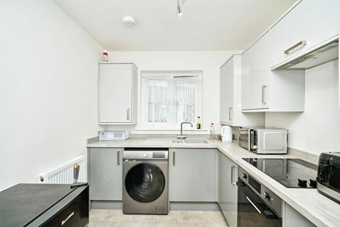 3 Bedroom End Of Terrace House For Sale In Horsebridge Hill, Newport, Isle Of Wight, PO30