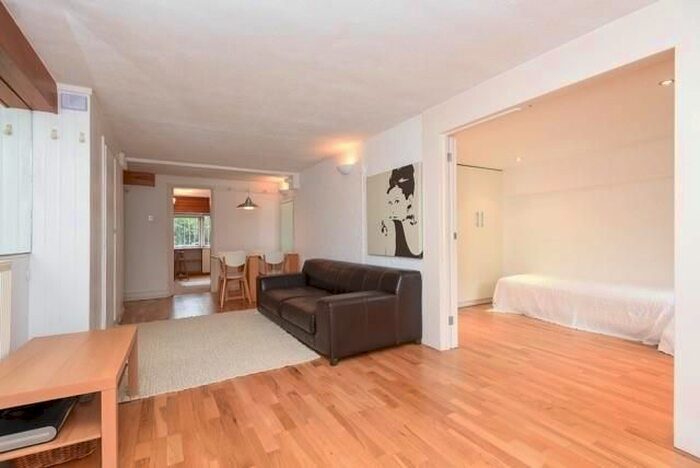 2 Bedroom Flat To Rent In Talbot Road, London, N6