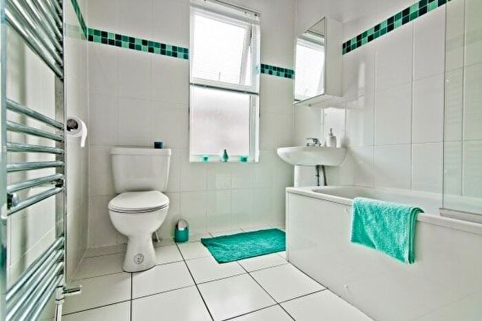 2 Bedroom Property To Rent In Harold Walk, LS6