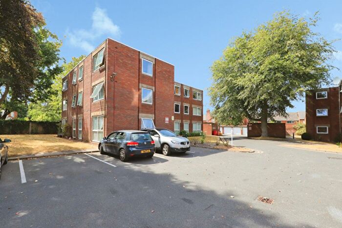 1 Bedroom Flat For Sale In Compton Road, Wolverhampton, WV3