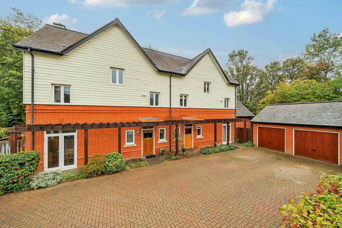 4 Bedroom Semi-Detached House To Rent In Princess Mary Close, Guildford, GU2