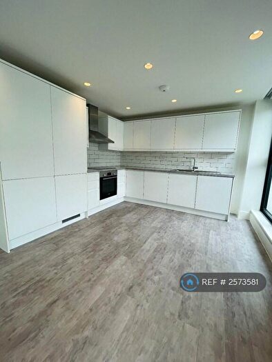 1 Bedroom Flat To Rent In Long Street, London, E2