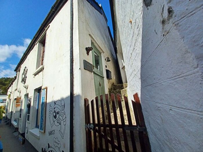 2 Bedroom Property To Rent In Fore Street, Polperro, Looe, PL13