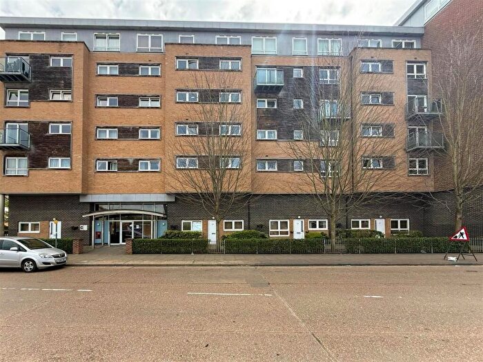 2 Bedroom Flat To Rent In Cherrydown East, Basildon, SS16