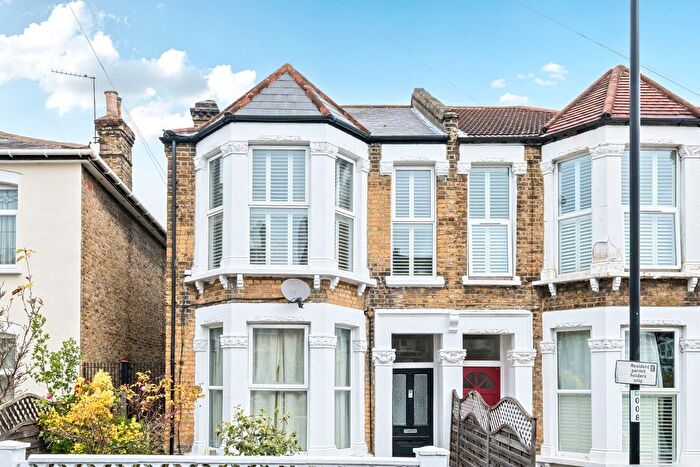 2 Bedroom Flat For Sale In Felday Road, Lewisham, London, SE13