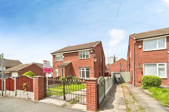 2 Bedroom Semi Detached House For Sale In Lydgate, Leeds, LS9