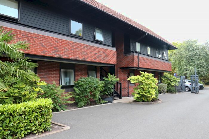 2 Bedroom Flat To Rent In Warrington, Cheshire, WA3