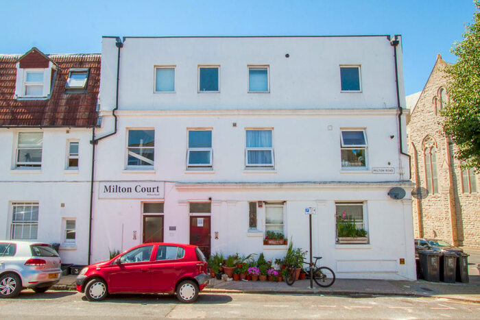 1 Bedroom Apartment To Rent In Milton Road, Brighton, BN2