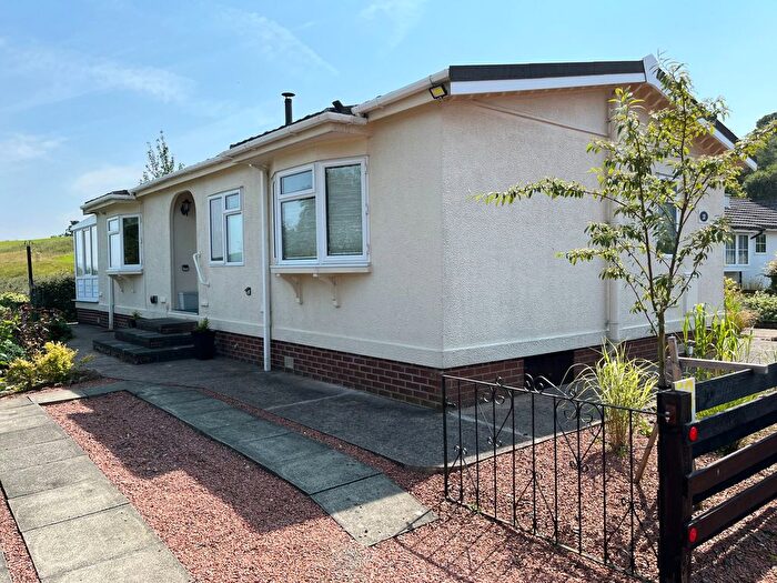 2 Bedroom Mobile/park Home For Sale In Blenkinsopp Castle Home Park, Greenhead, Brampton, CA8
