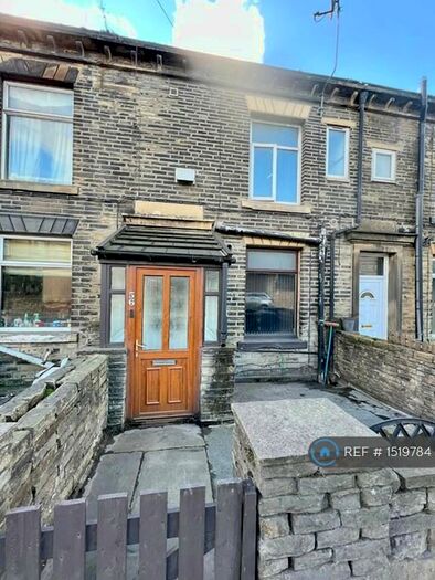2 Bedroom Terraced House To Rent In Wakefield Road, Brighouse, HD6
