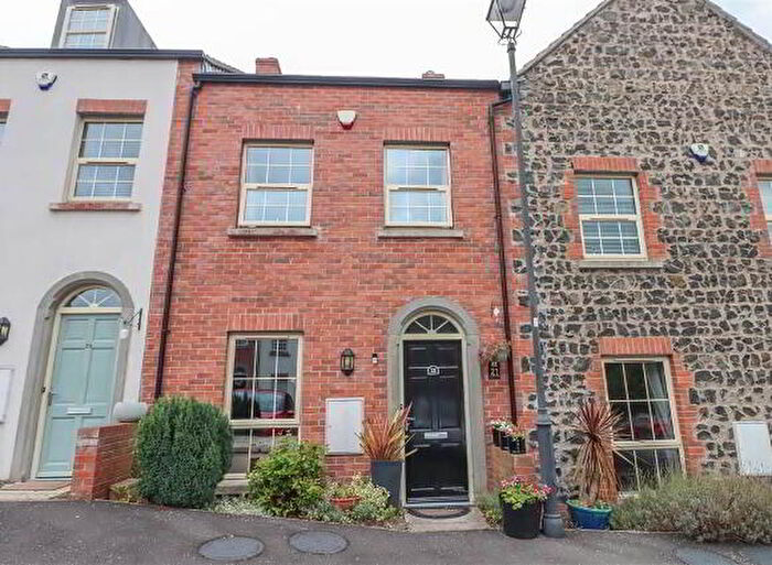 2 Bedroom TownHouse For Sale In Gransha Wood, Belfast, BT16
