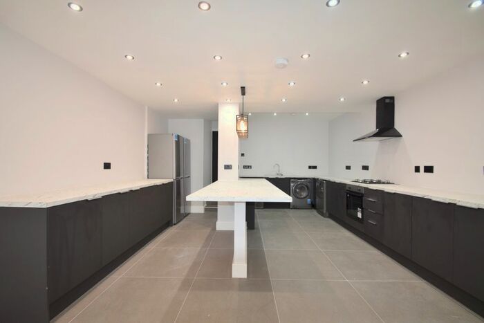 6 Bedroom Terraced House To Rent In Rhymney Street, Cathays, CF24