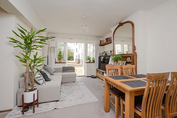 1 Bedroom Flat To Rent In Spencer Court, Spencer Road, SW20