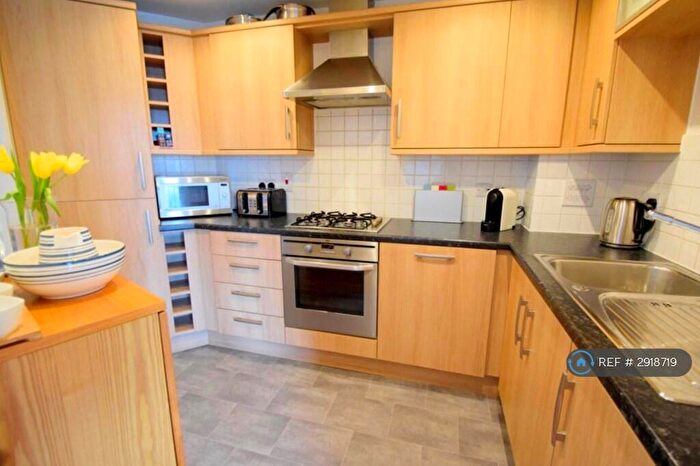 2 Bedroom Flat To Rent In Clarence Road, Windsor, SL4