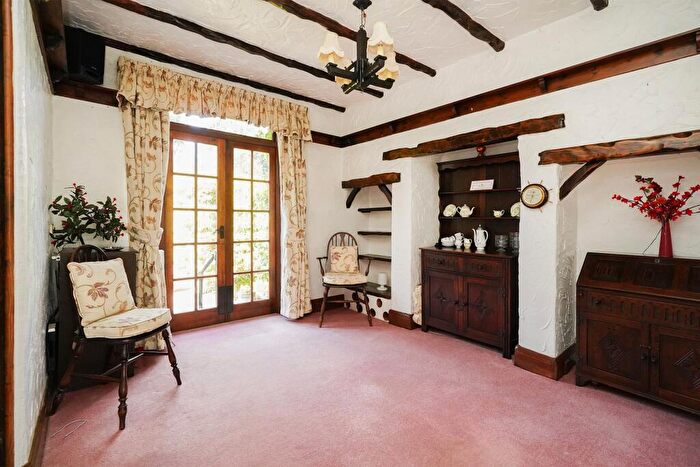 2 Bedroom Semi-Detached House For Sale In Bishopscourt Road, Sheffield, S8