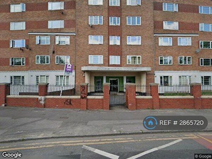 1 Bedroom Flat To Rent In Parrs Wood Court, Manchester, M20