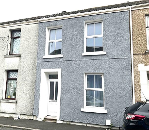 3 Bedroom Terraced House To Rent In George Street, Llanelli, Carmarthenshire., SA15