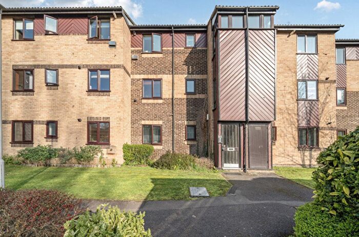 1 Bedroom Flat For Sale In St. Pauls Court, Reading, RG1