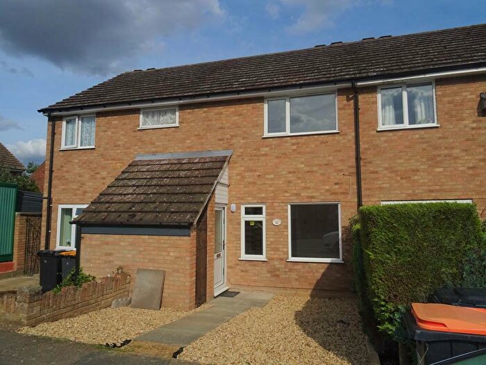 3 Bedroom Terraced House To Rent In Bridle Drive, Clapham, MK41