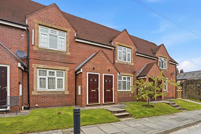 1 Bedroom Apartment To Rent In Armoury Court, Macclesfield, Cheshire, SK11