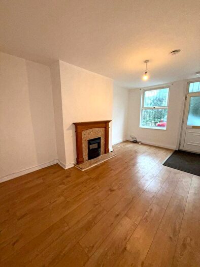 1 Bedroom Apartment To Rent In Meanwood Road, Leeds, LS7