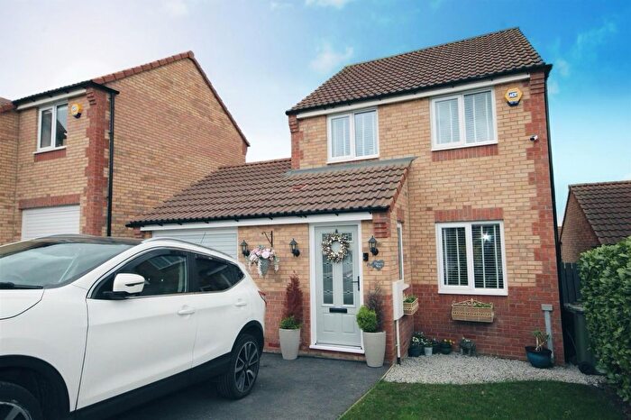 3 Bedroom Detached House For Sale In Plowes Way, Knottingley, WF11