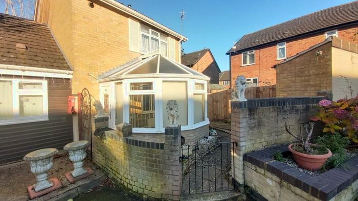 4 Bedroom Semi-Detached House To Rent In Swafield Street, Norwich, NR5