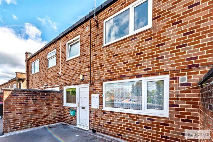 3 Bedroom Maisonette For Sale In Hobs Moat Road, Solihull, B92