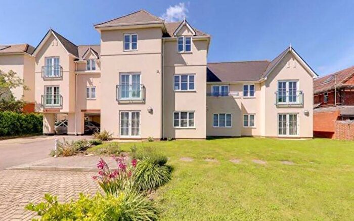 2 Bedroom Flat For Sale In Aspen Court, St. Botolphs Road, Worthing, West Sussex, BN11