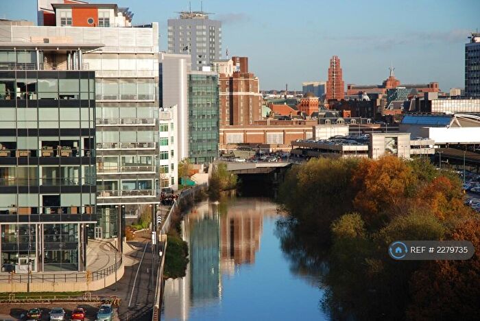 2 Bedroom Flat To Rent In Riverside Way, Leeds, LS1