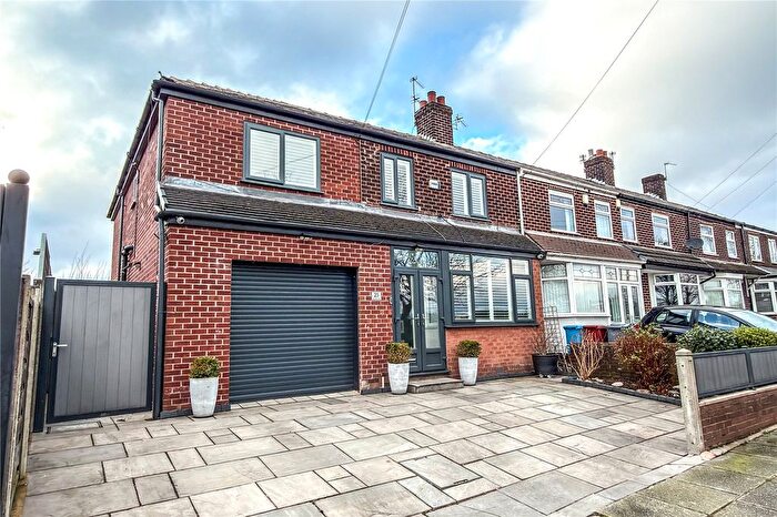 4 Bedroom Semi Detached House For Sale In Hallam Road, Newton Heath, Manchester, M40