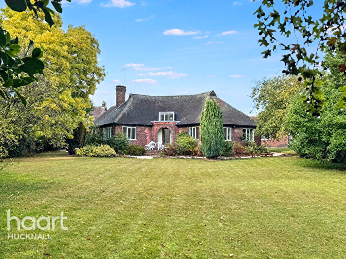 4 Bedroom Detached House For Sale In Woodford Road, Nottingham, NG15