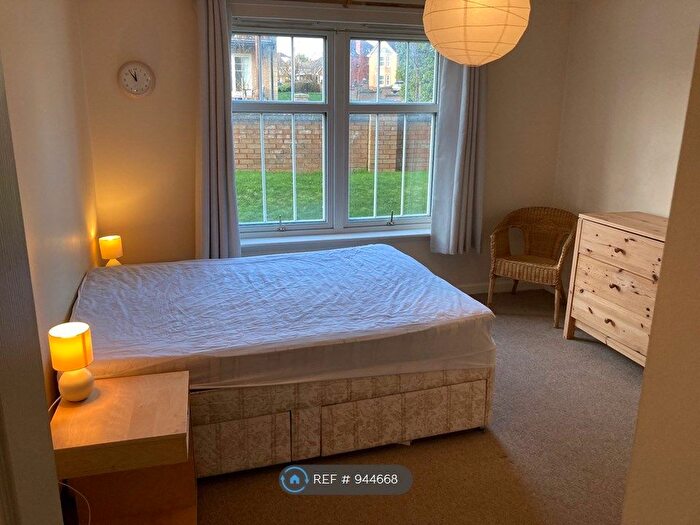 3 Bedroom Flat To Rent In Malbet Park, Edinburgh, EH16