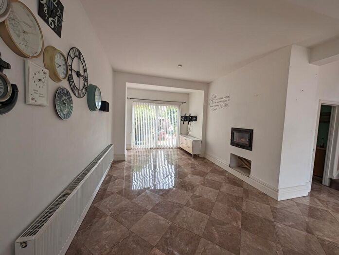 2 Bedroom Cottage To Rent In Waterloo Road, New Brighton, CH45