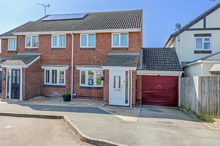 3 Bedroom Semi-Detached House For Sale In Olive Grove, Swindon, SN25