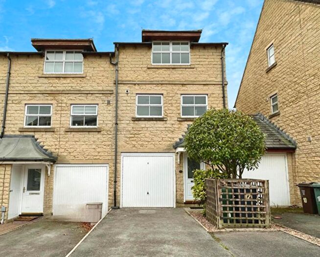 3 Bedroom House To Rent In Paslew Court, Roedhelm Drive, East Morton, BD20