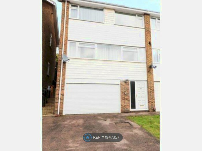 4 Bedroom End Of Terrace House To Rent In Charlton Drive, Biggin Hill, Westerham, TN16