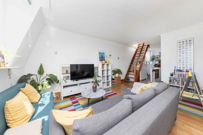 3 Bedroom Flat To Rent In Eardley Crescent, London, SW5